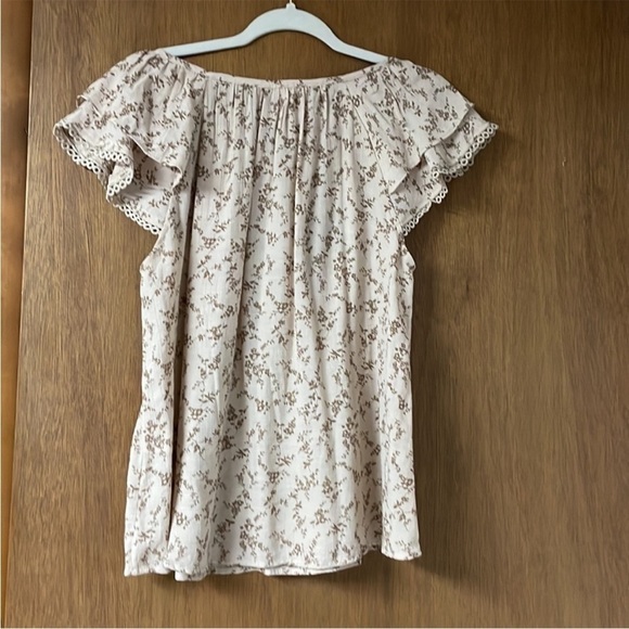 size large Mine floral blouse with flutter sleeves - Picture 5 of 7